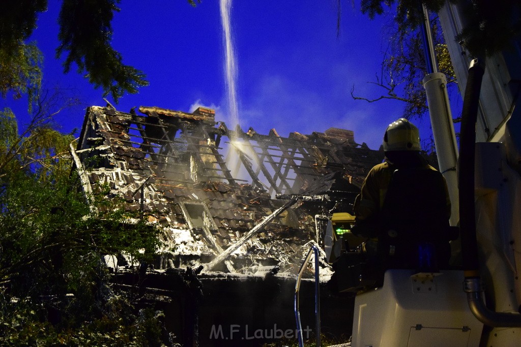 Grossfeuer Einfamilienhaus Siegburg Muehlengrabenstr P0694.JPG - Miklos Laubert